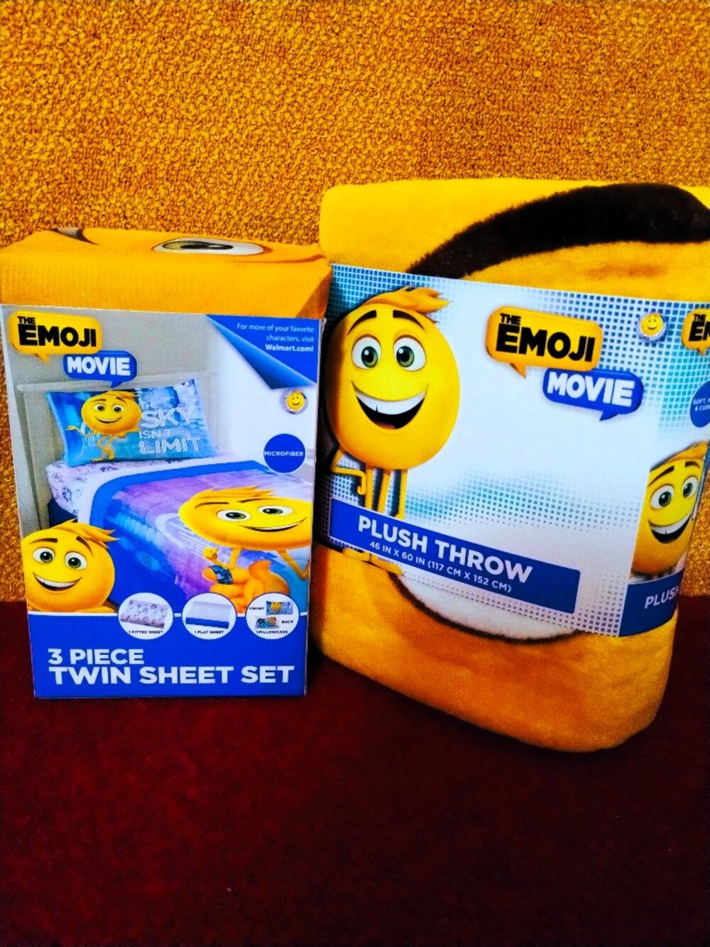 🎬✨ The Emoji Movie 3-Piece Twin Sheet Set + Plush Throw Blanket Bundle ✨🎬